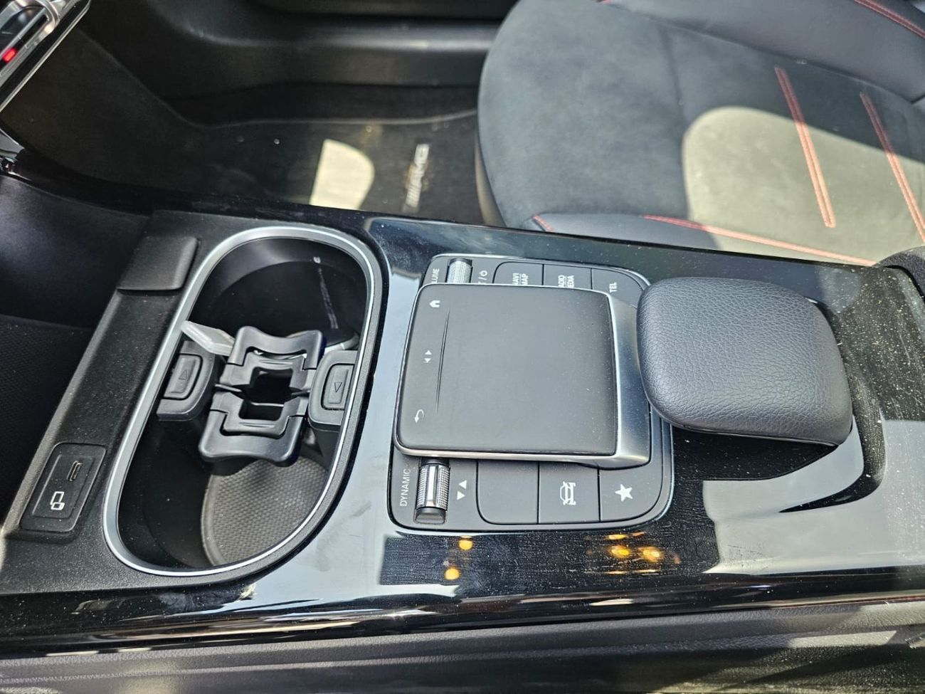 Mercedes-Benz CLA 250 Premium + 2.0L