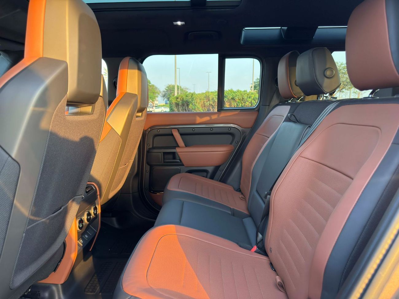 Land Rover Defender 110 P635 OCTA V8 **2025**GCC SPEC UNDER WARRANTY