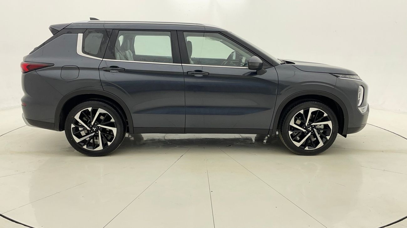 ميتسوبيشي آوتلاندر H/L SYNTHETIC LEATHER SEATS WITH SUNROOF 2.5 | بدون دفعة مقدمة | اختبار القيادة في المنزل