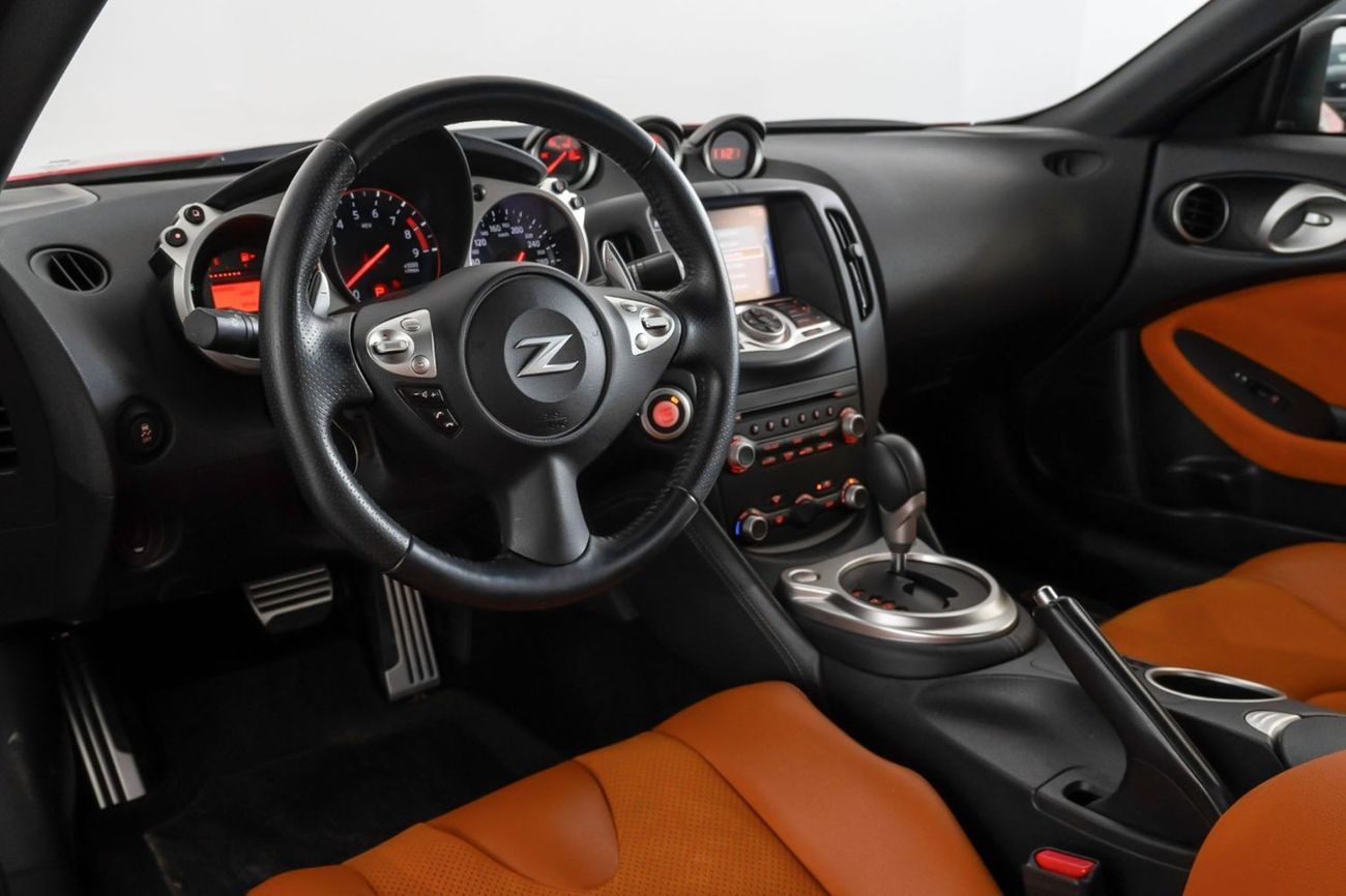 Nissan 370Z Std 3.7L (328 HP) A/T