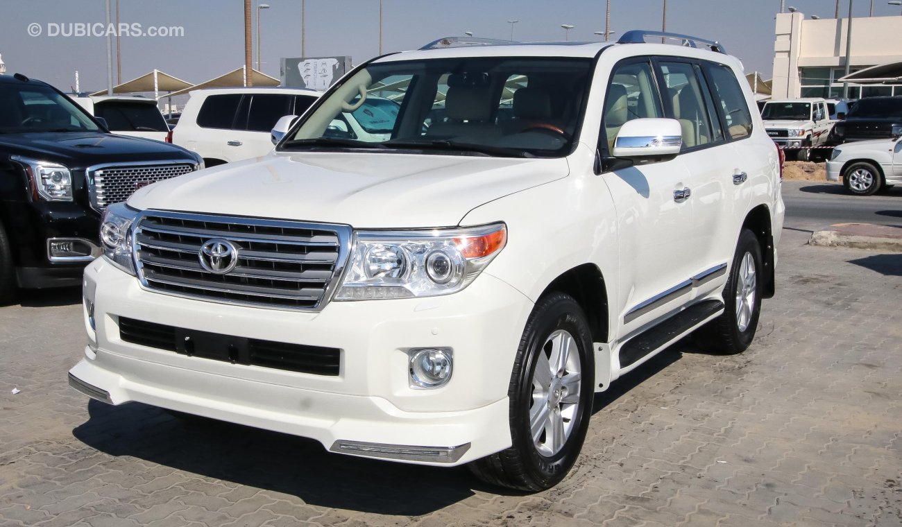 Toyota Land Cruiser VXR 5.7 V8