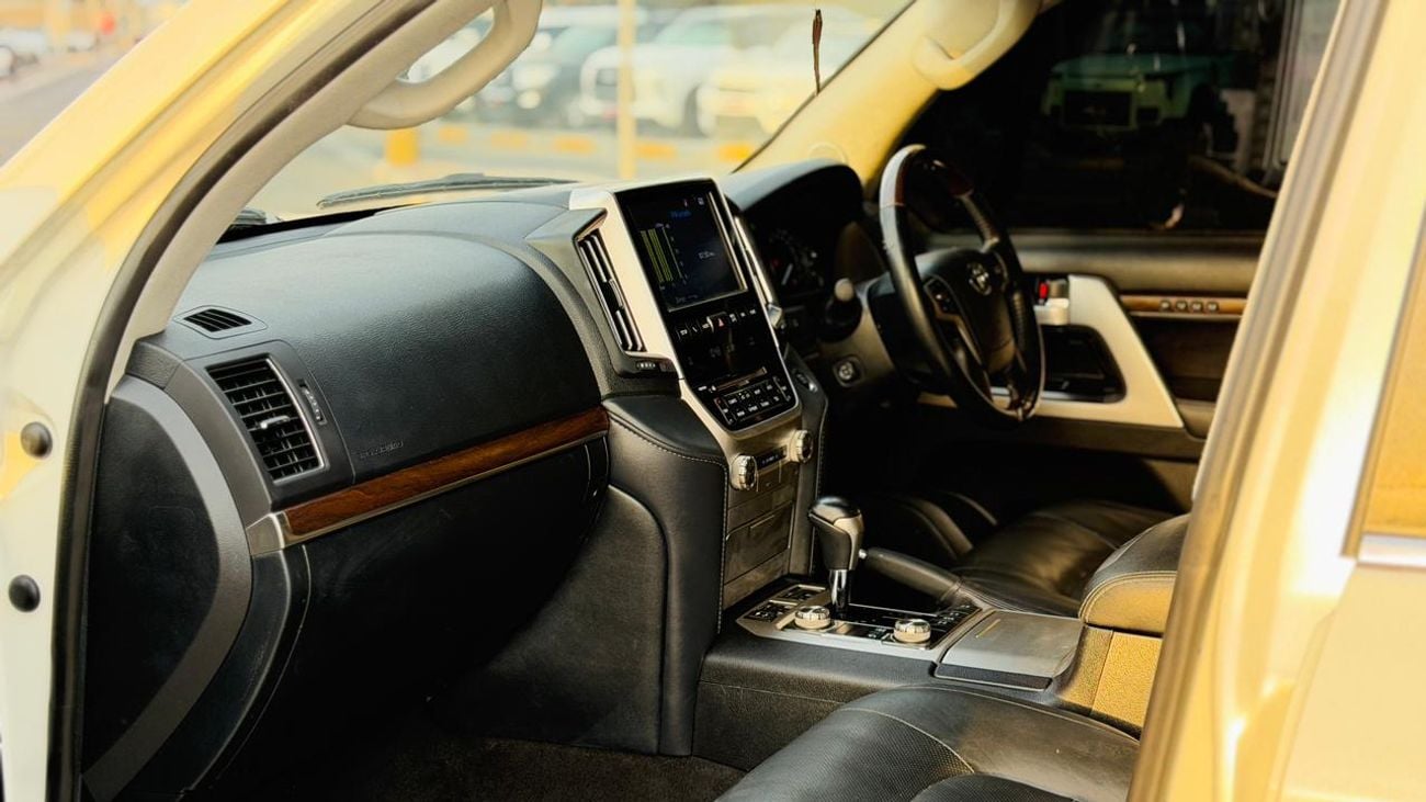 تويوتا لاند كروزر -