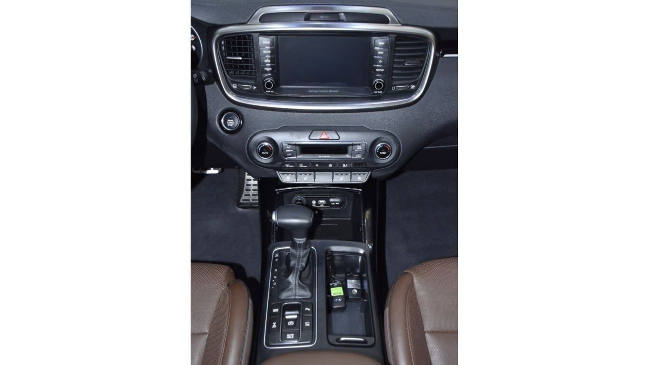 Kia Sorento EXCELLENT DEAL for our KIA Sorento AWD V6 ( 2020 Model ) in Black Color GCC Specs