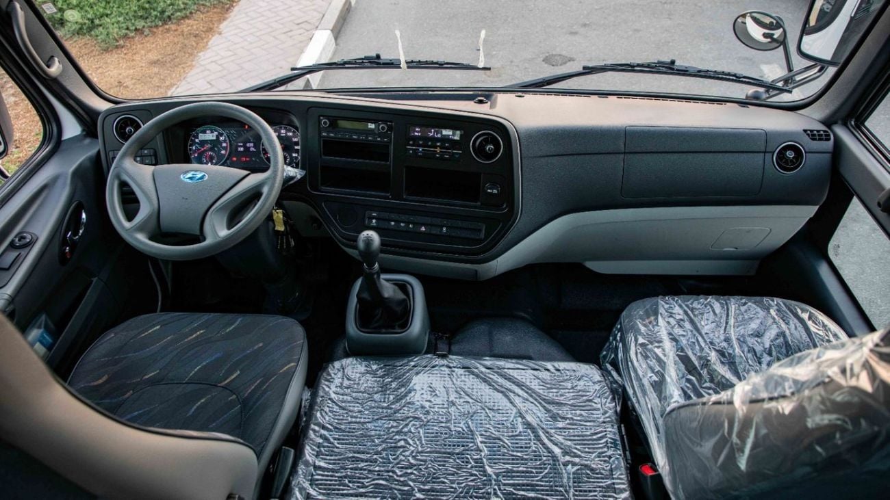 هيونداي كونتي FL 28-seater 3.9L Diesel | GCC Specs | 2026 | For Local Registration +10%