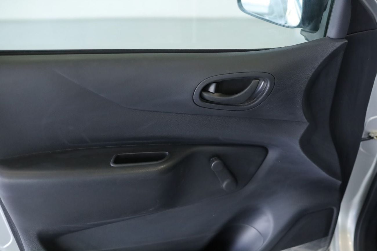 نيسان نافارا 2.5L Petrol | XE Manual Transmission | Single Cabin (Only For Export)