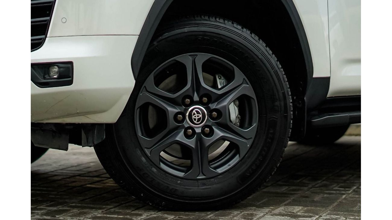 Toyota Land Cruiser GR-S