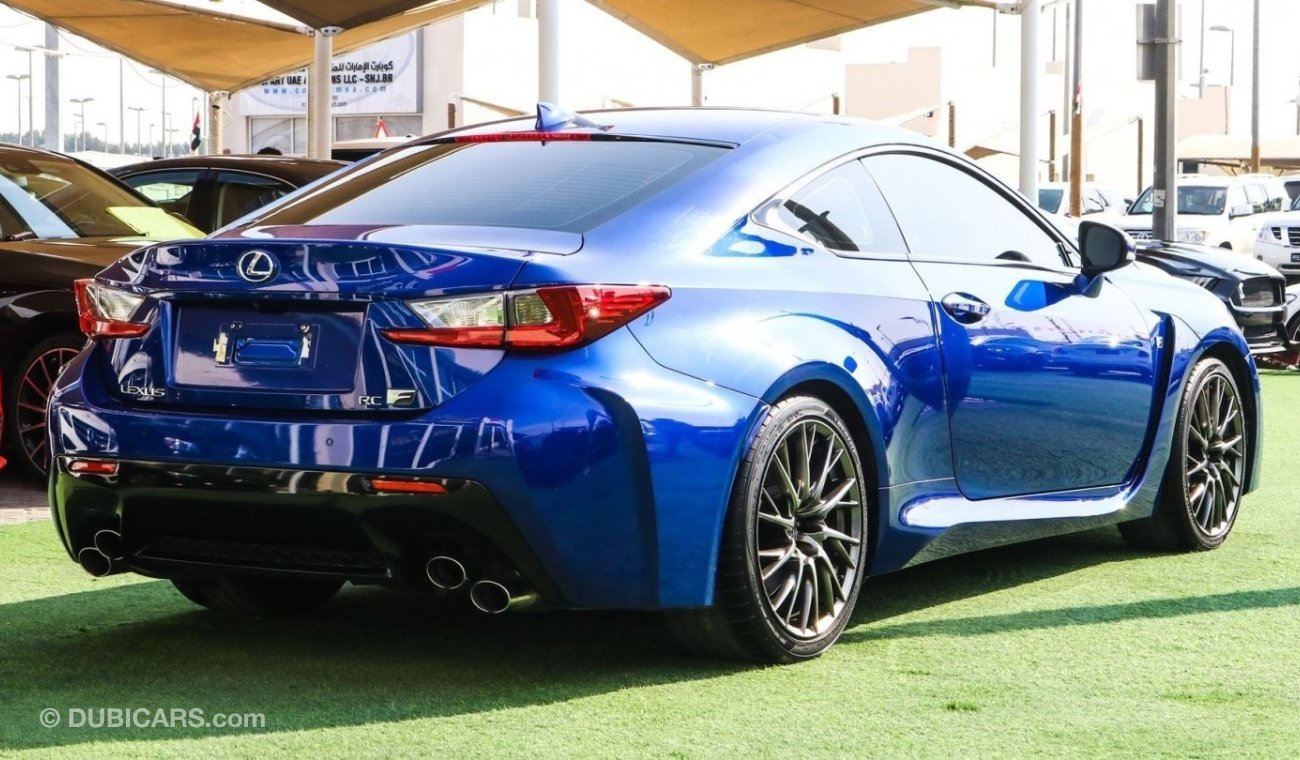 لكزس RC F F Sport