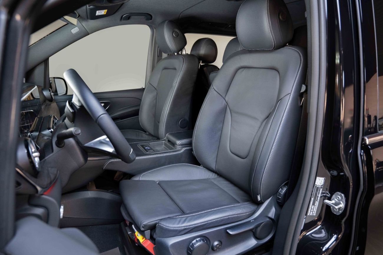 Mercedes-Benz V 300 FREE FRIDGE I V300 Avantgarde I 2026 I 2 Year Agency Warranty