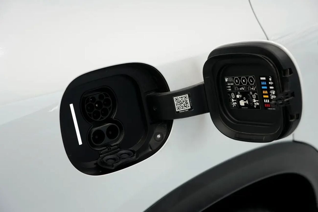 مرسيدس بنز EQE 350+ 350 | GCC 11k km | 5 Years Agency Warranty | 5 Years Service Contract