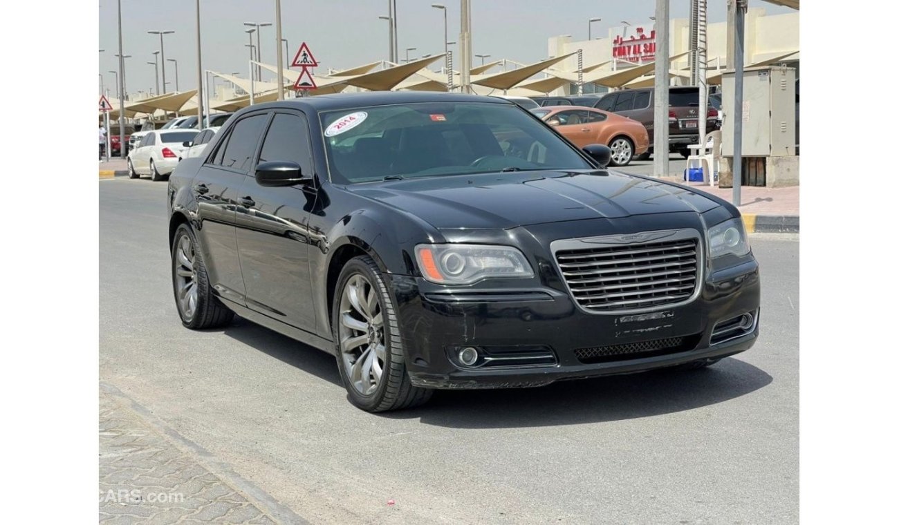 كرايزلر 300C ليميتيد ليميتيد موديل 2014 امريكي 6 سلندر ماشية 147000 km