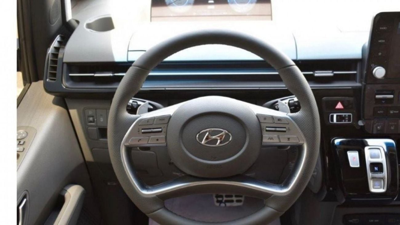 Hyundai Staria VIP 2.2L Diesel 7 Seater AWD Automatic