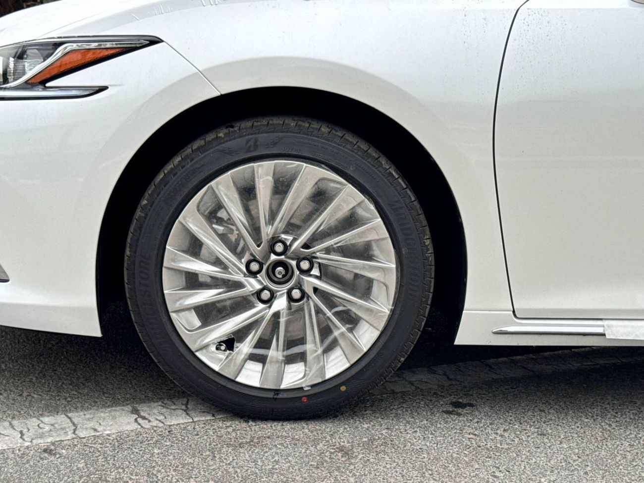 لكزس ES 350 2025 LEXUS ES350 3.5L PANAROMIC ELITE GCC BRAND NEW 0KM