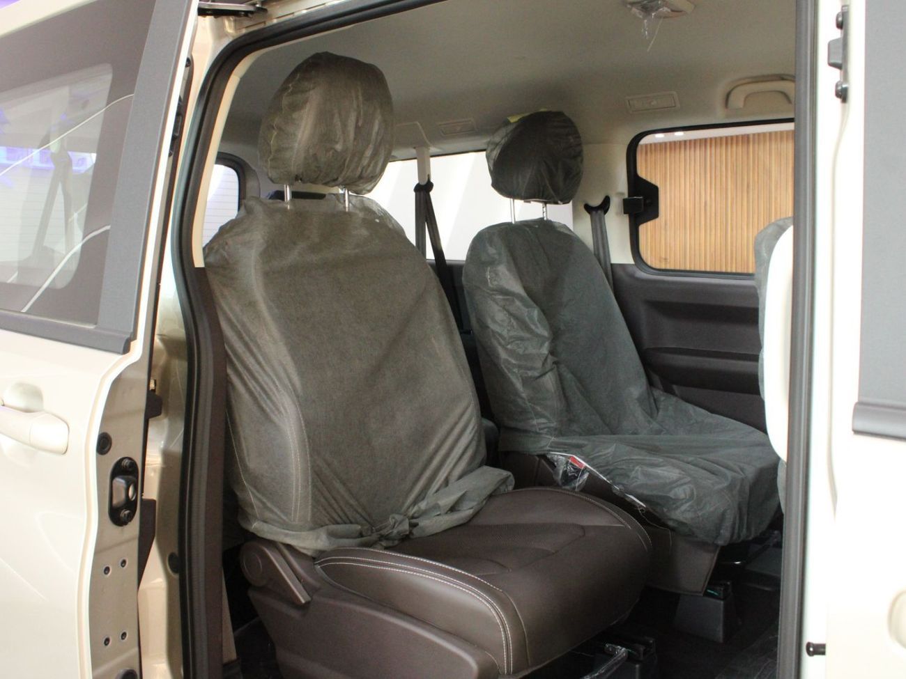 BAW 212 BRAND NEW | 7 Seats | Petrol | Automatic