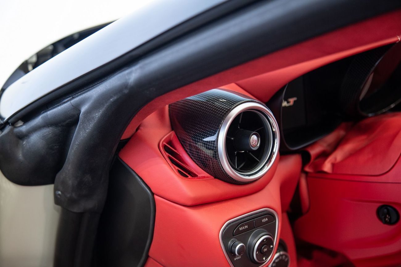 فيراري كاليفورنيا T Std 3.9L (553 HP)