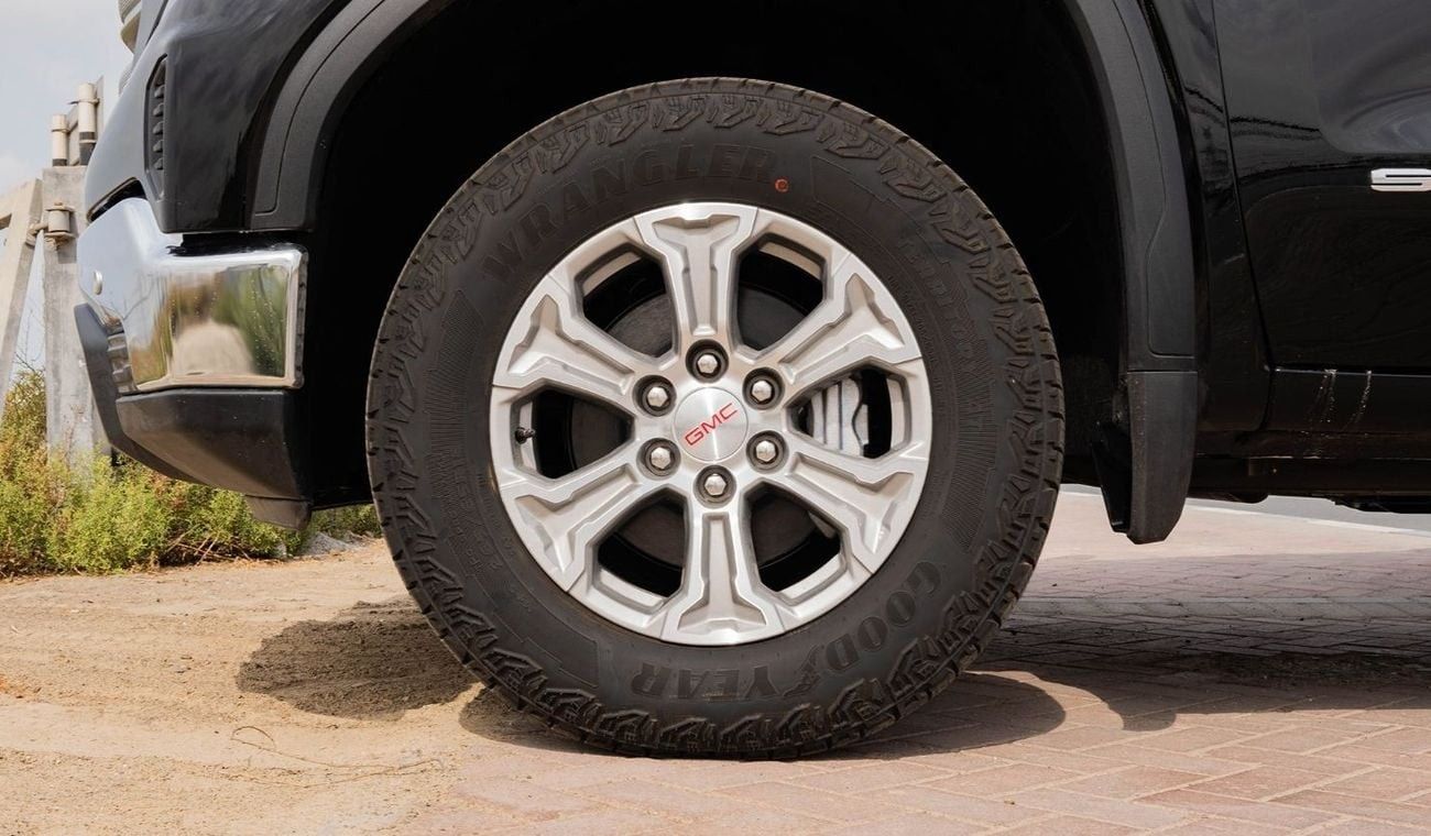 GMC Sierra 2025 GMC Sierra SLE V8 5.3L AT Petrol Single Cab (Black)