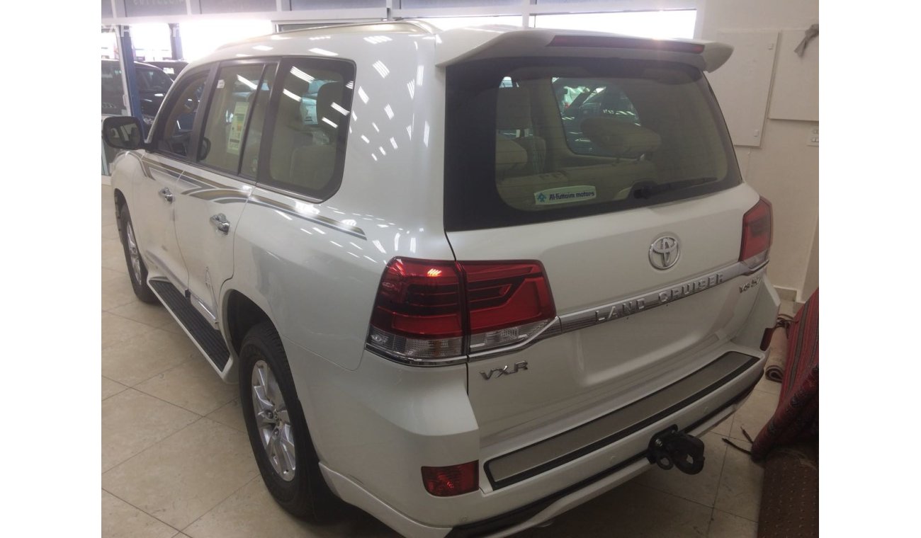 Toyota Land Cruiser VXR V8 5.7, Al- Futtaim