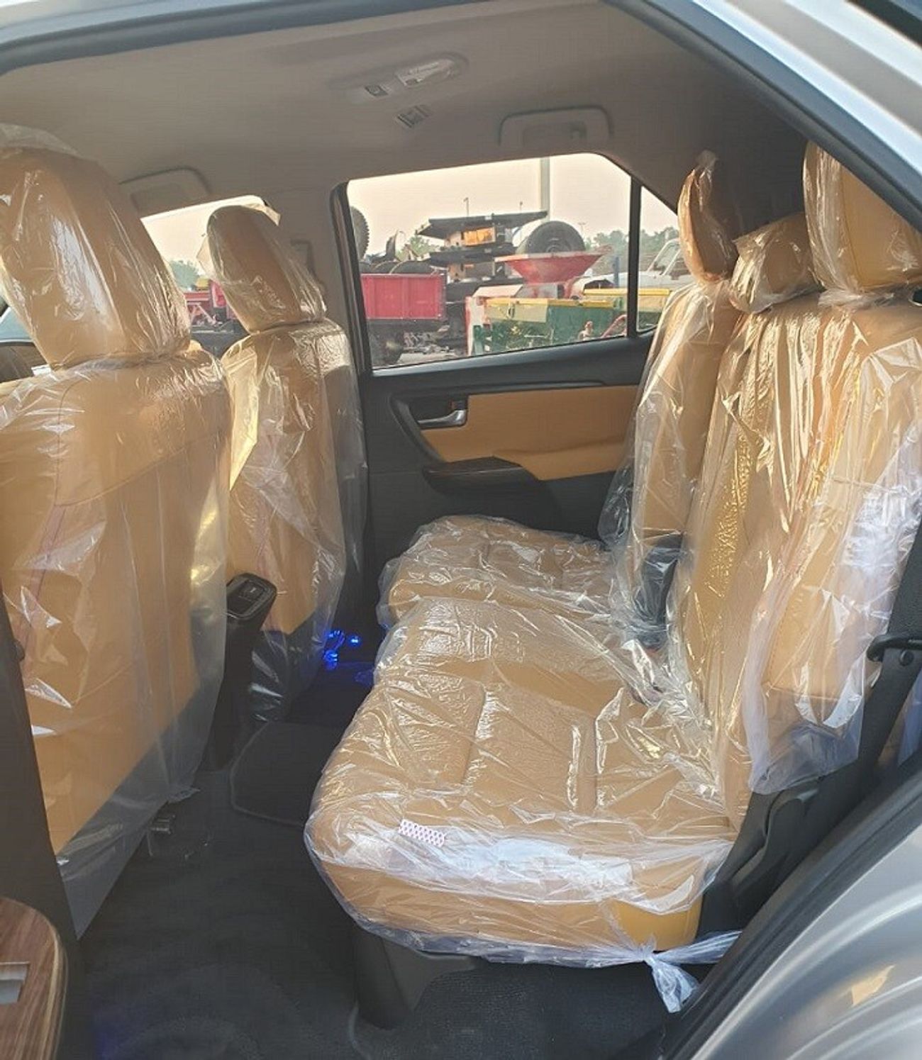 تويوتا فورتونر 2.7L 4WD (PETROL)