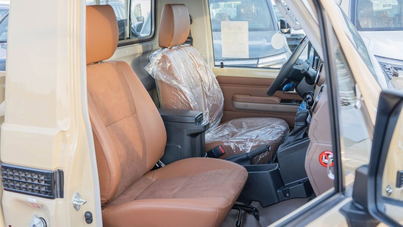 تويوتا لاند كروزر بيك آب 2025 Toyota Land Cruiser LC 79 4.0L SC AT Petrol Full Option (Beige)