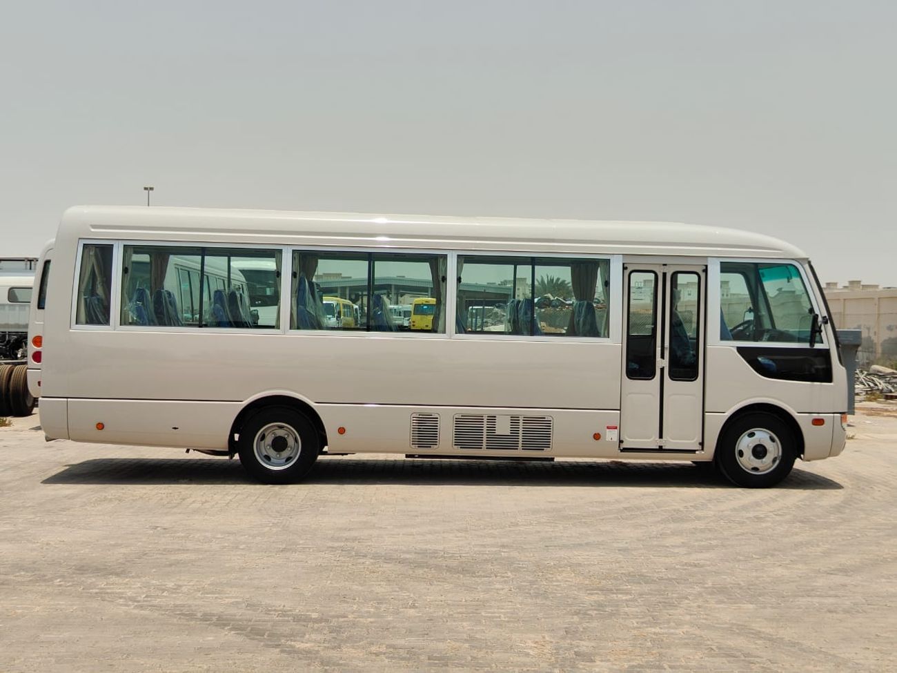 Mitsubishi Rosa 2024 Mitsubishi Rosa 26-Seater (3-Point Seatbelts) 4.9L 4-Cyl Turbo Diesel Euro-4 M/T RWD For Export