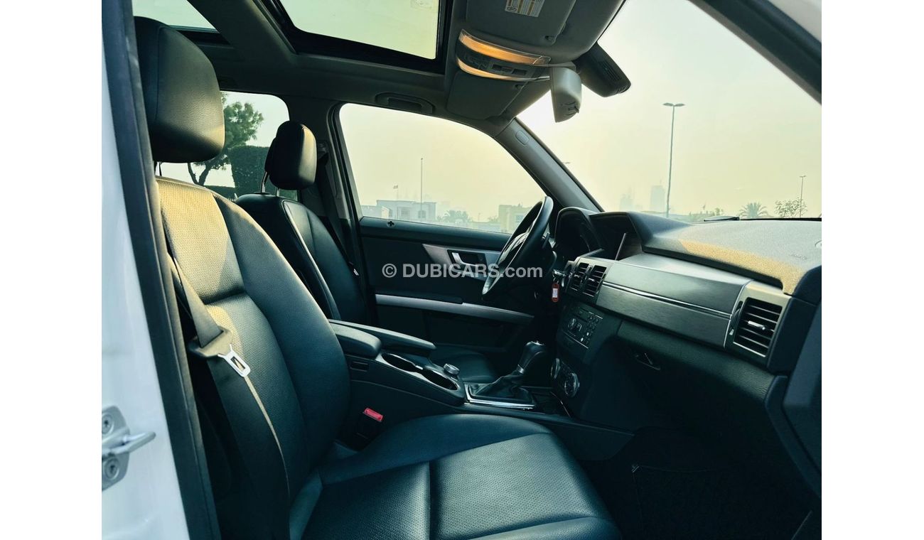 مرسيدس بنز GLK 350 MERCEDES BENZ GLK 350 3.5L V6 AMG || ORIGINAL PAINT || 4MATIC || GCC || FULL SERVICE HISTORY