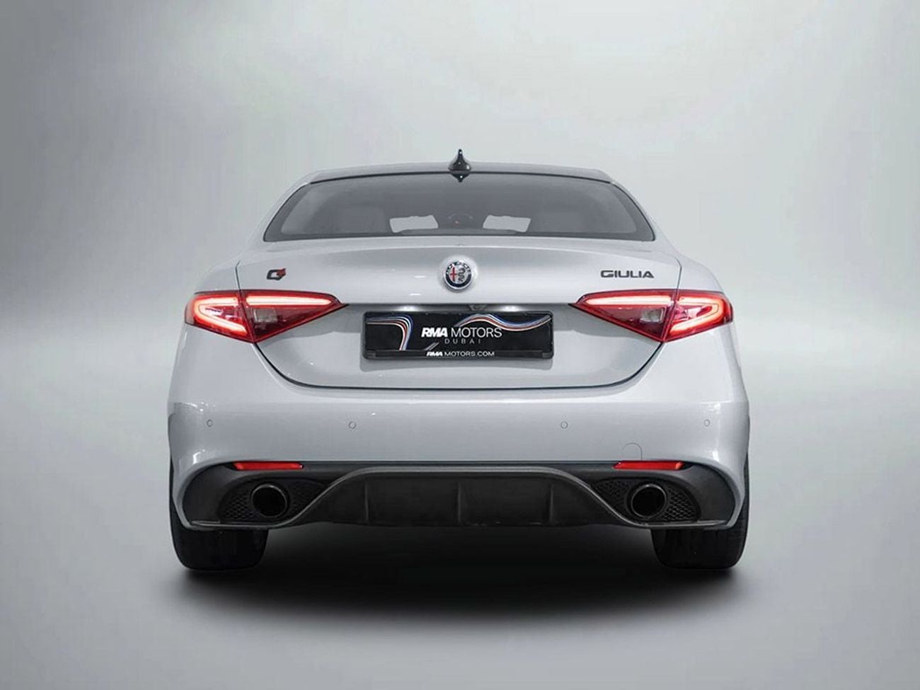 ألفا روميو جوليا Veloce 2.0L RWD