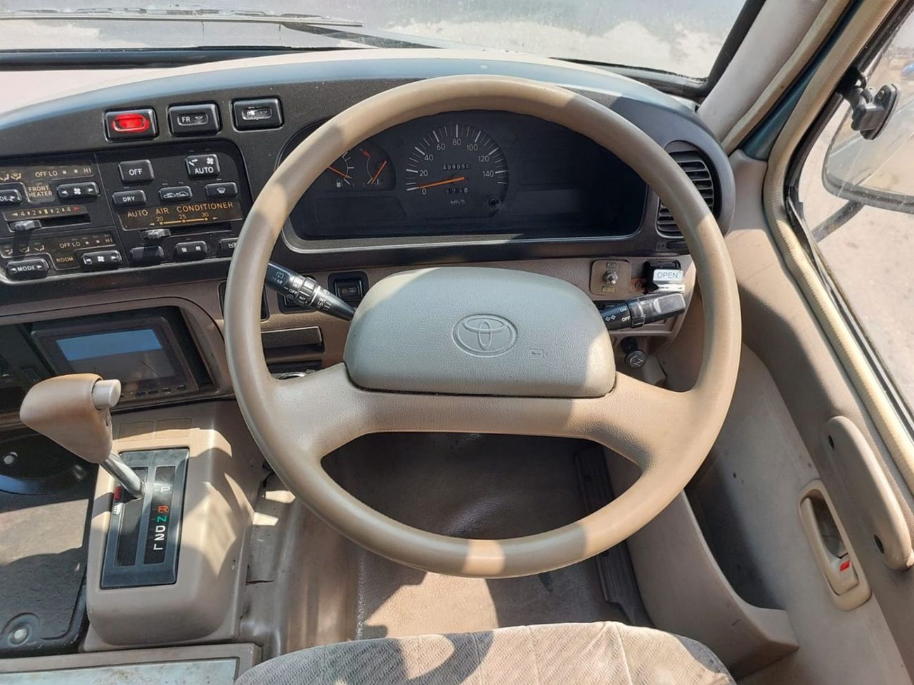 تويوتا كوستر (RAMADAN OFFER) TOYOTA COASTER BUS RHD 1996 MODEL 4.2 L DIESEL AUTOMATIC(PM01351)