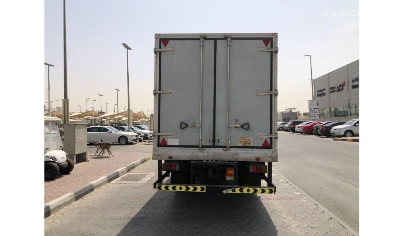 Isuzu NPR GCC FREEZER