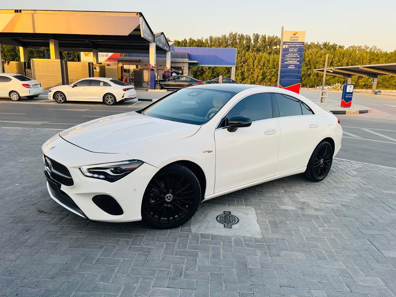 مرسيدس بنز CLA 250 Premium + 2.0L