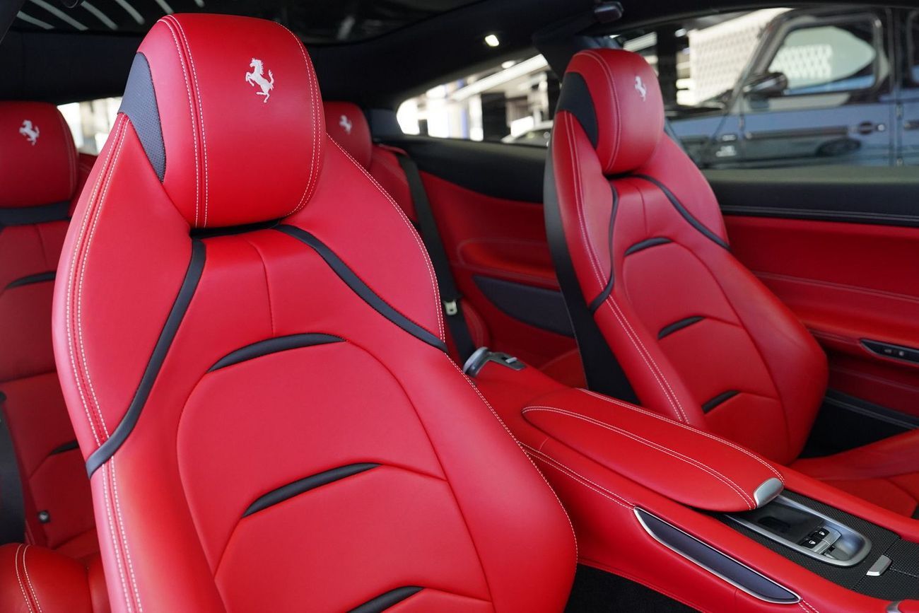 Ferrari GTC4 Lusso T