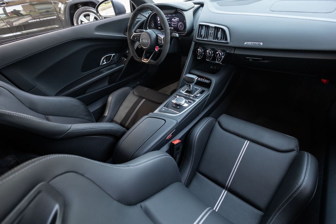 Audi R8 V10 RWD 5.2L (562 HP)