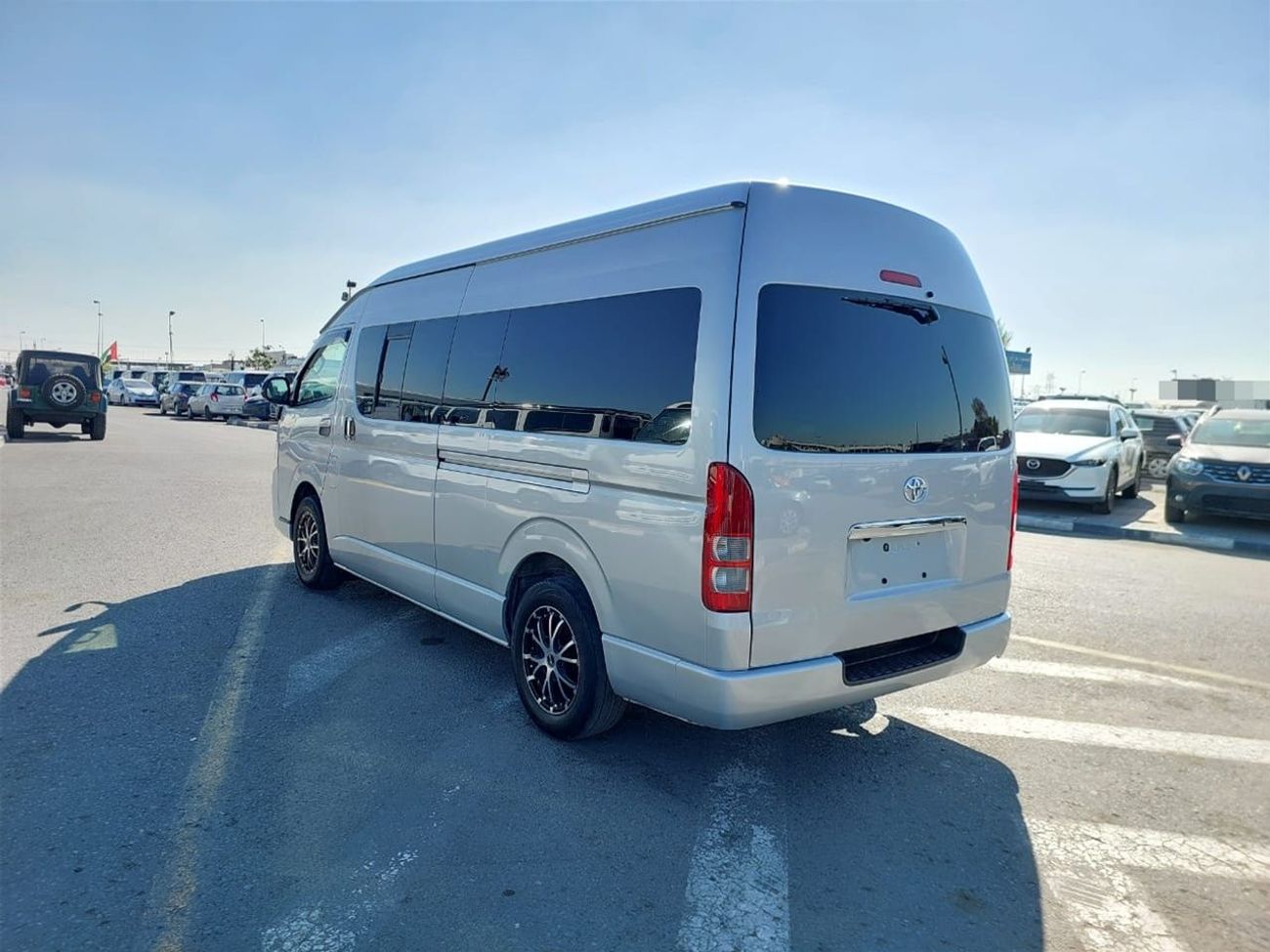 Toyota Hiace TOYOTA HIACE VAN RHD 2011 MODEL 3.0 L DIESEL AUTOMATIC(PM010795)