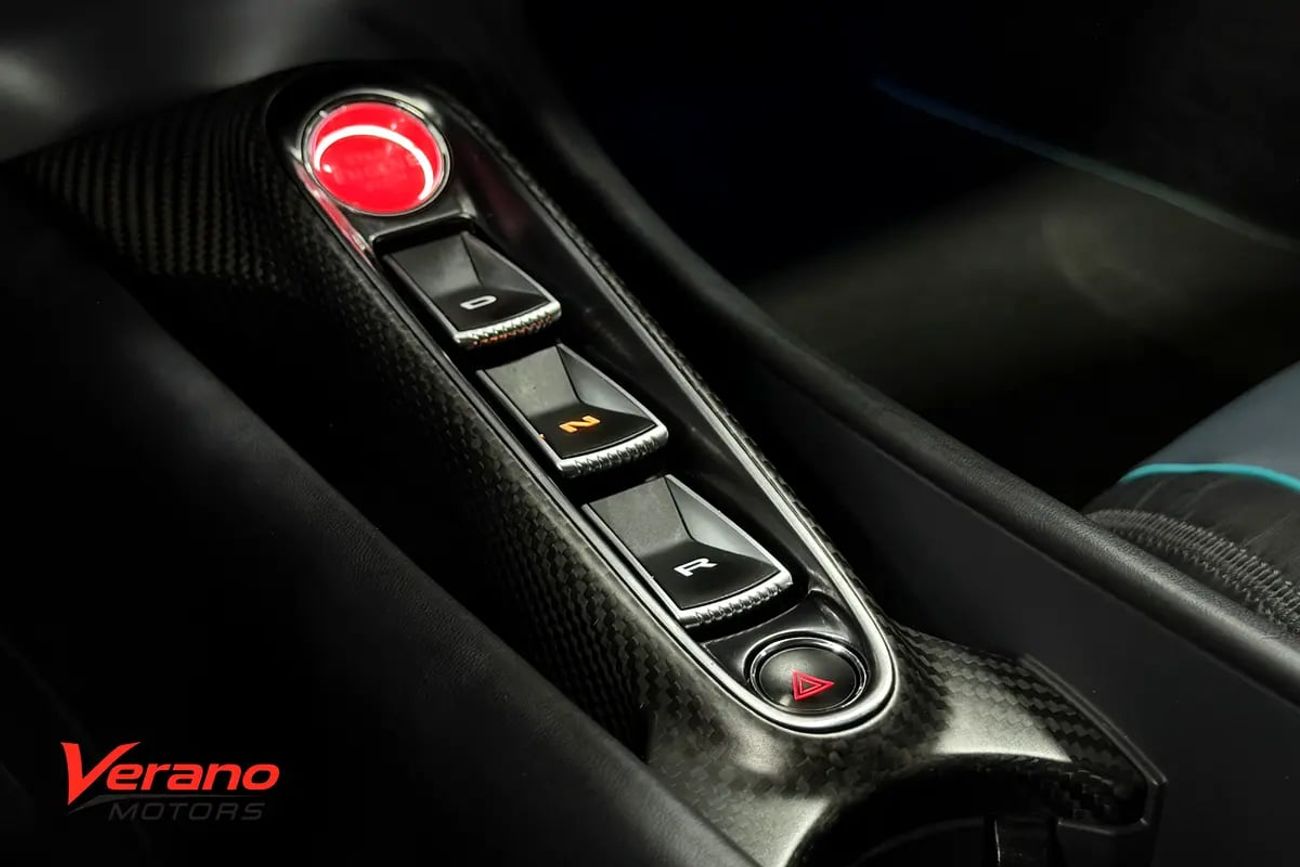 مكلارين أرتورا Performance | GCC Spec | Warranty And Service Contract | Carbon Package