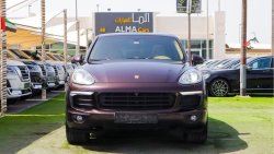 Porsche Cayenne S Gcc S top opition warranty to 8/2024 first owner