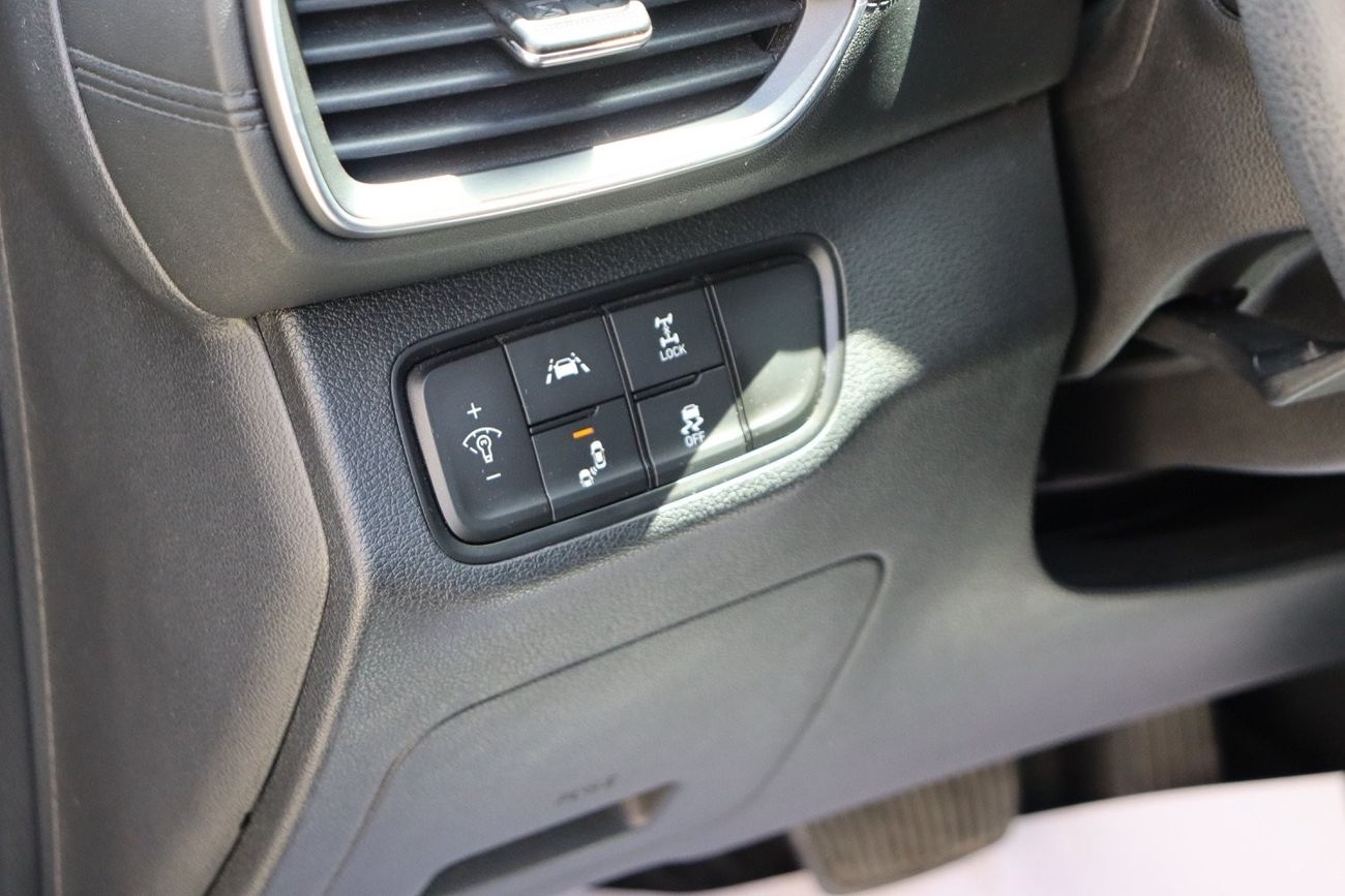 هيونداي سانتا في Smart 2.4L Hyundai Santa Fe / 2019 / Mid / USA / 86,000Mi