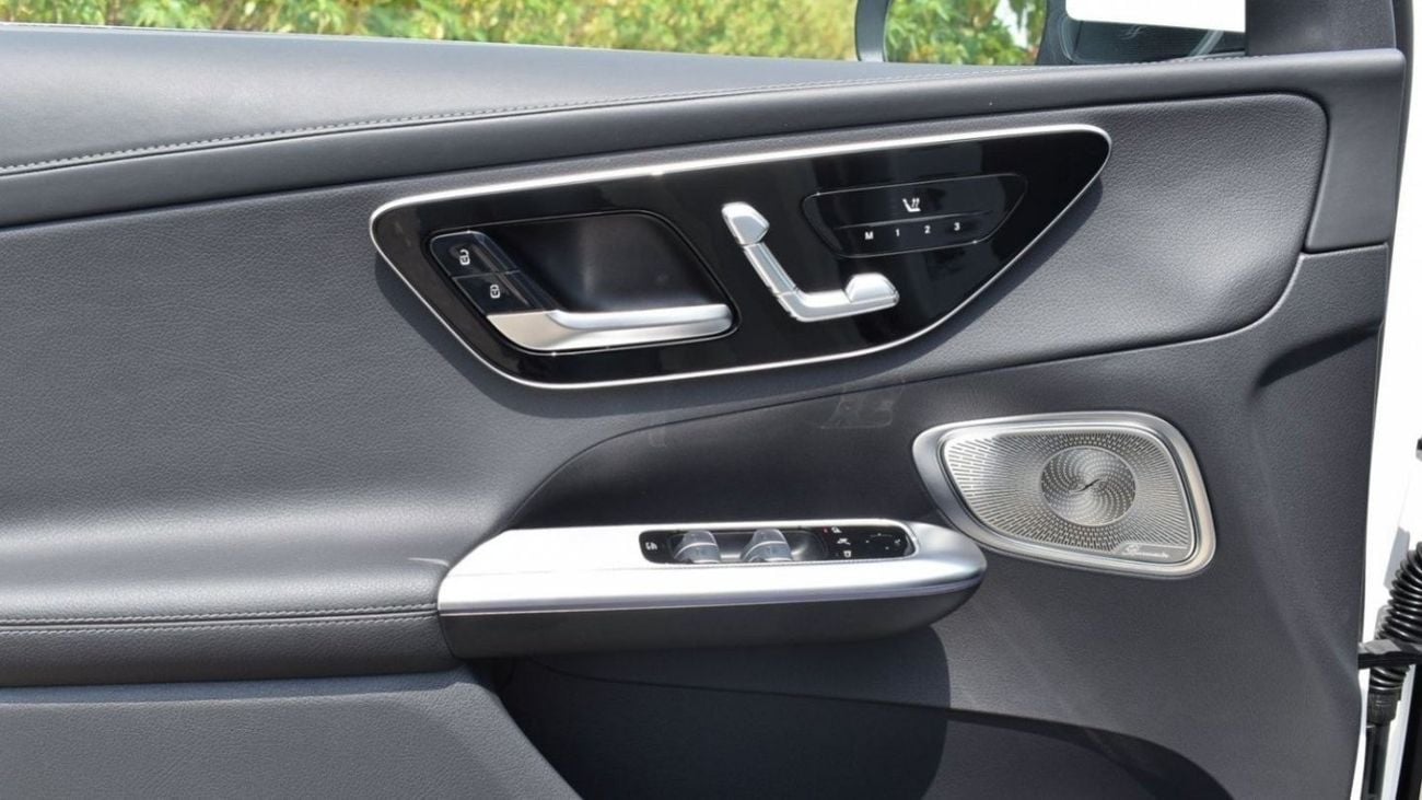 مرسيدس بنز GLC 300 MErcedes GLC 300 AMG II 2023 II FULLY LOADED