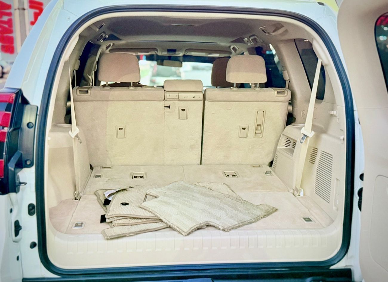 تويوتا برادو GXR 2018 V6 Full option Sunroof, Coolbox , Electric seats top of The Range