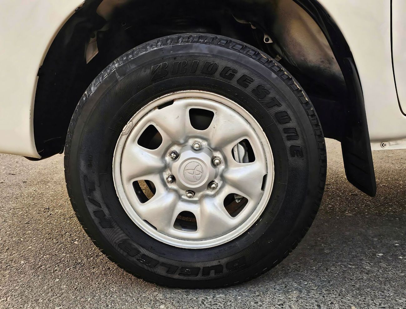 Toyota Hilux DIESEL/ 4WD/ MANUAL/ LOT# 39298