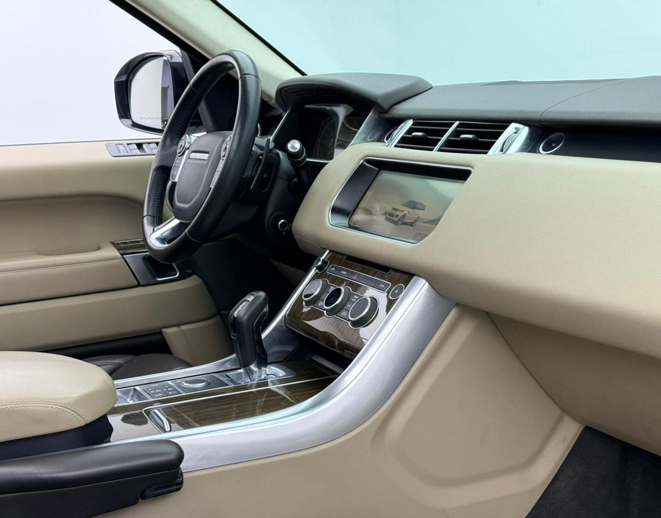 Land Rover Range Rover Sport HSE 3.0L (340 HP) 2017 Range Rover Sport HSE, Full Land Rover Service History, GCC