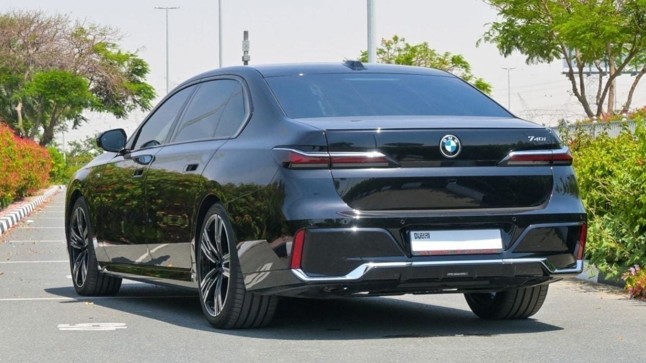 BMW 740Li BMW 740i Sedan - Black - 2024 Excellent Condition with 5 Years Dealer Warranty and Service