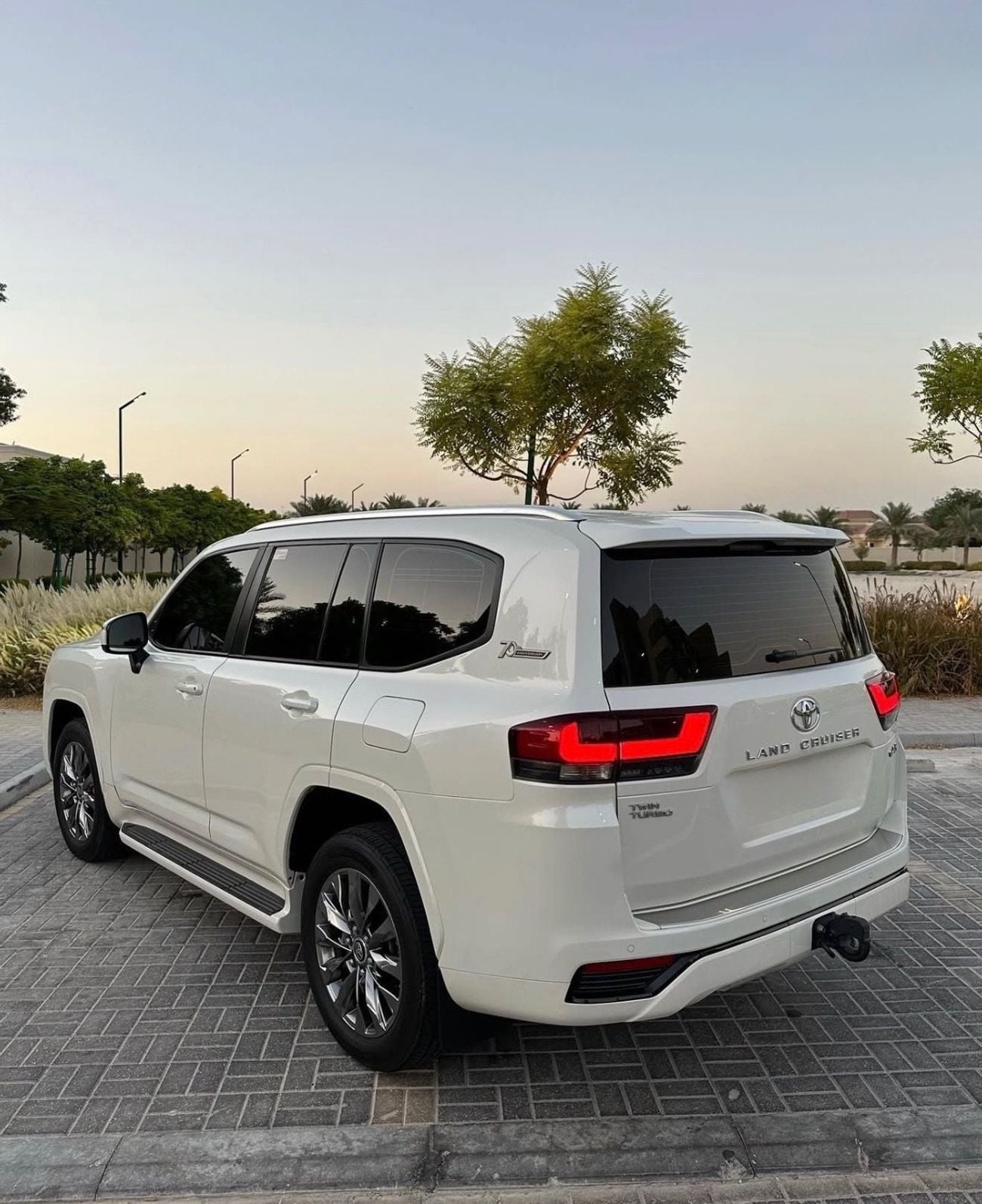 Toyota Land Cruiser GXR Twin Turbo 3.5L 2022 Pull Option with Radar very neat and clean Title