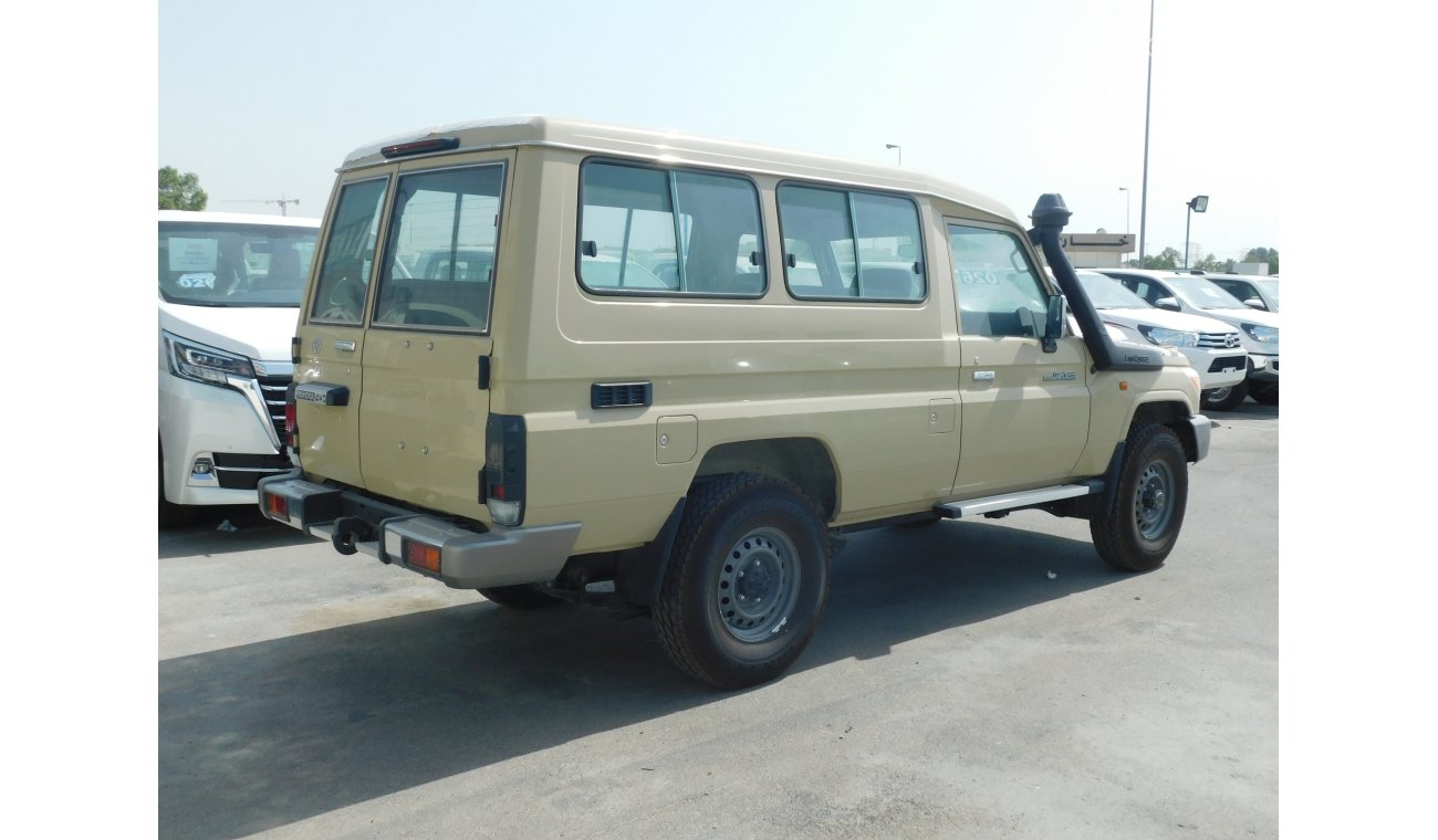 تويوتا لاند كروزر هارد توب 78 4.5L Diesel V8 M/T - 4WD – ABS-3 Door -Winch,Diff.Lock