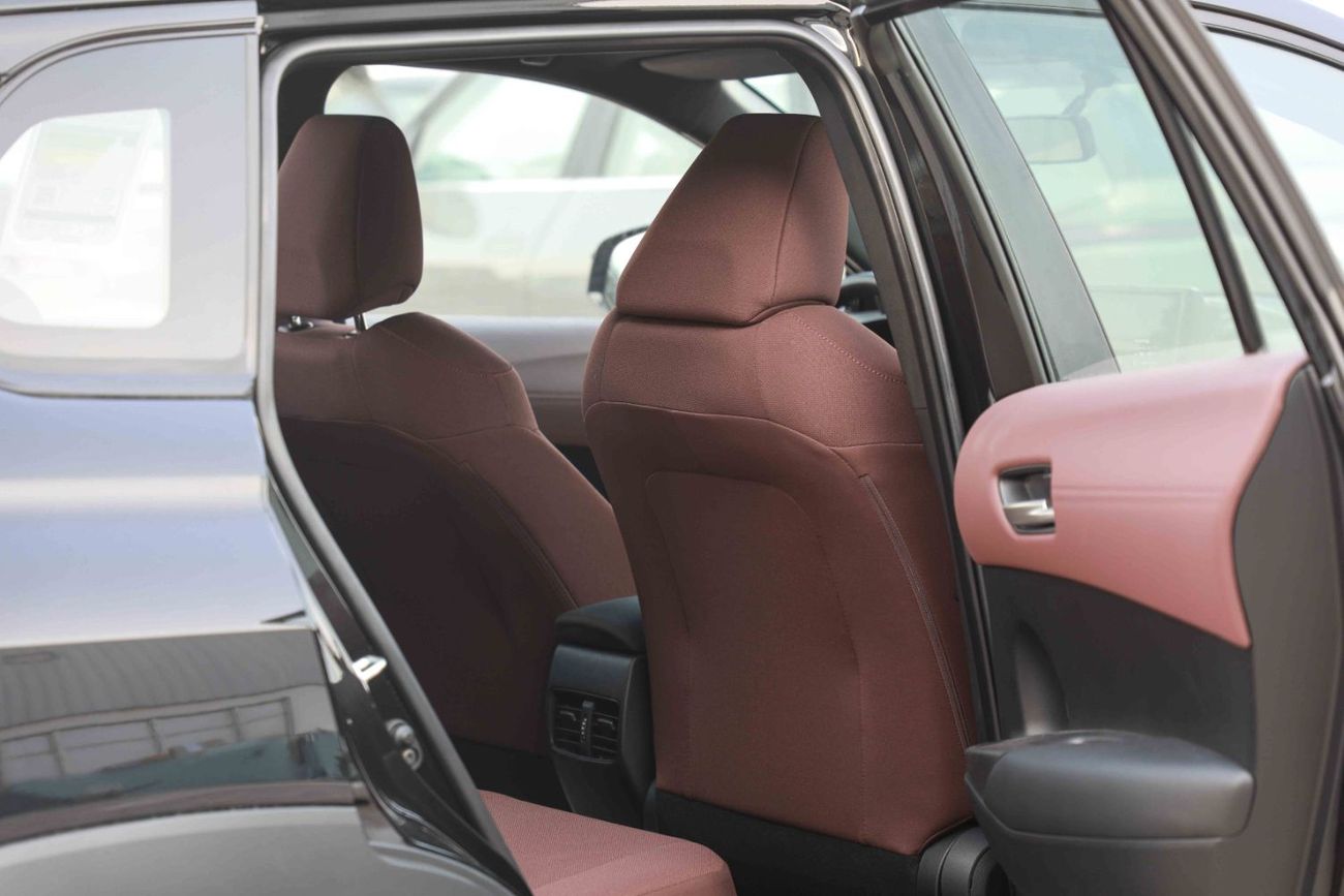 تويوتا كورولا كروس 1.8 Hybrid Mid - Black Inside Red | Export Only