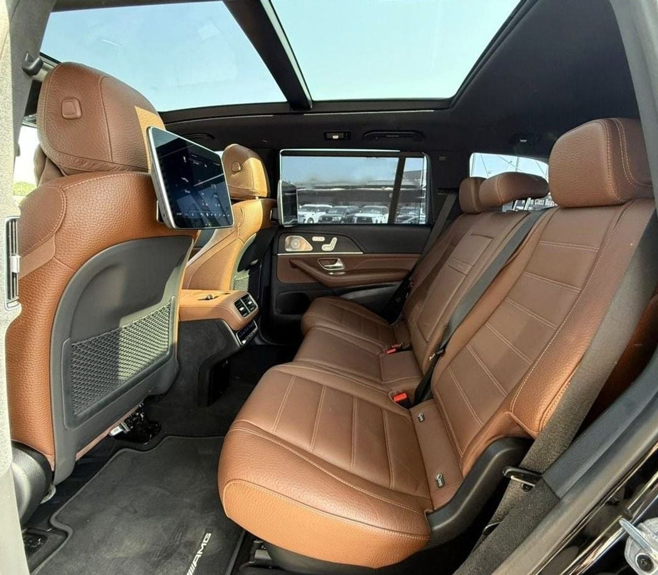Mercedes Benz GLS450 4MATIC l MERCEDES GLS 450 l GCC SPECS l UNDER WARRANTY AND SERVICE CONTRACT l YEAR 2025 l