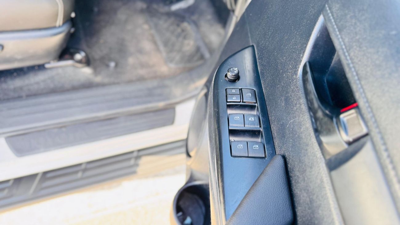 تويوتا هيلوكس DOUBLE CABIN | RHD | 2.8L DIESEL ENGINE | MANUAL TRANSMISSION | JAF0189