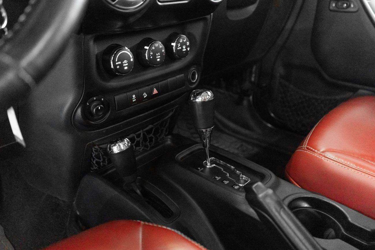 Jeep Wrangler Unlimited Sport 3.6L A/T