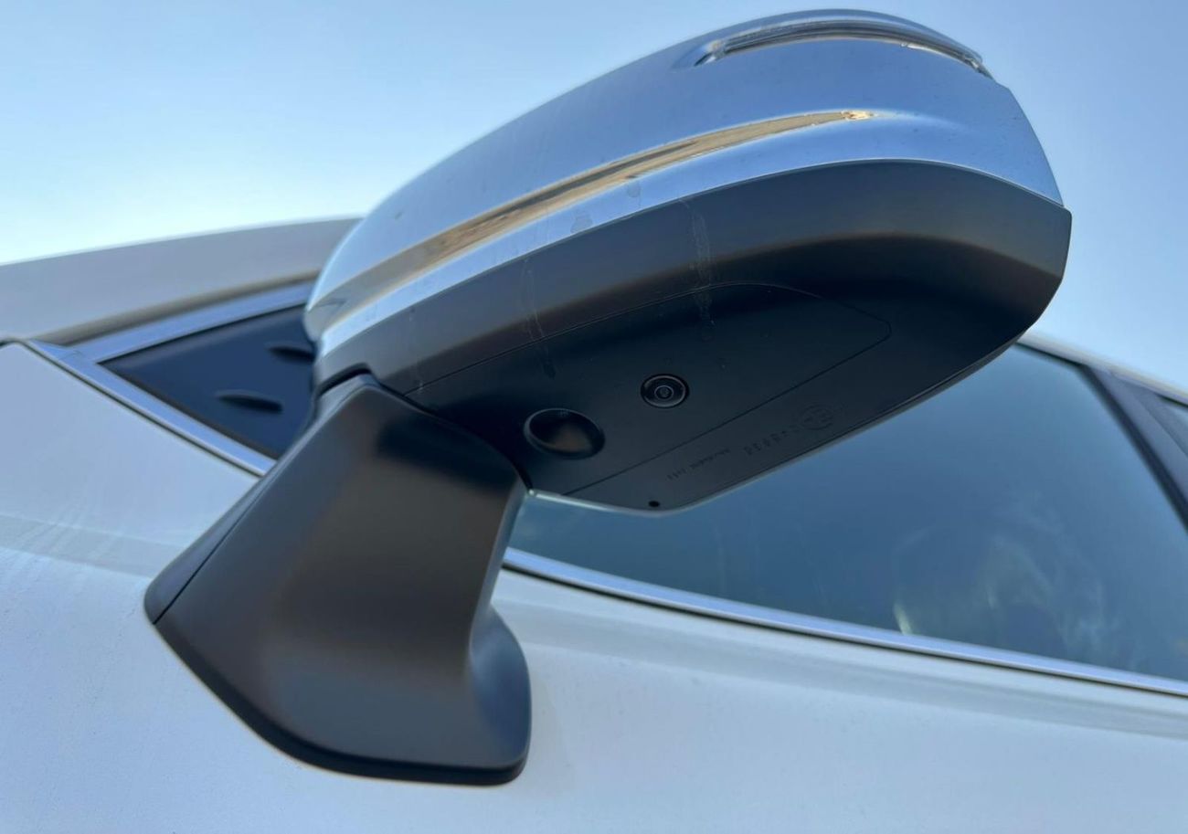 Toyota Land Cruiser VX 3.5L FULL WITH RADAR AND JBL