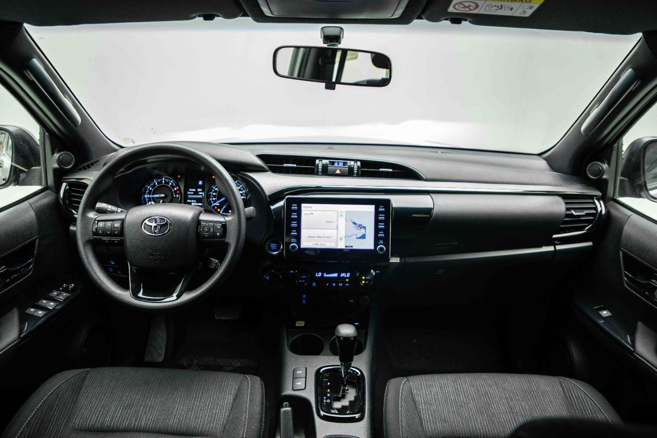 Toyota Hilux Adventure 4.0 - Silver Metallic Inside MLM Black | Export Only