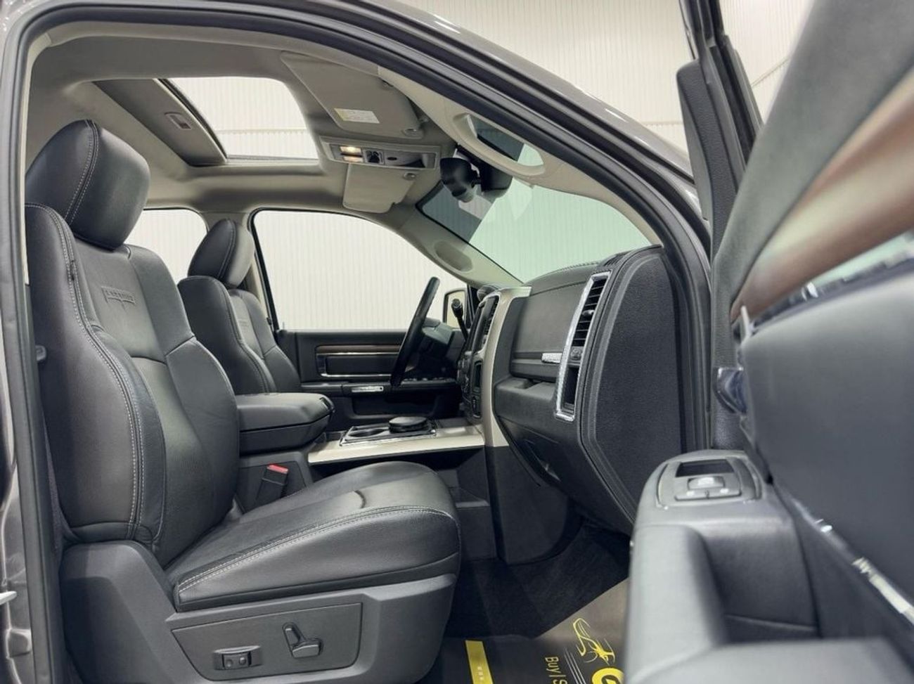 RAM 2500 Laramie 2500 Heady Duty 2015 RAM Laramie 2500 Heavy Duty, Full Service History, Very Low Kms, 6.4L H