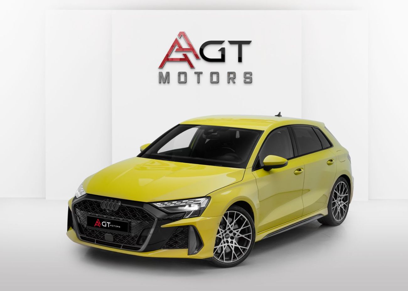 أودي RS3 TFSI quattro 2.5L Sportback