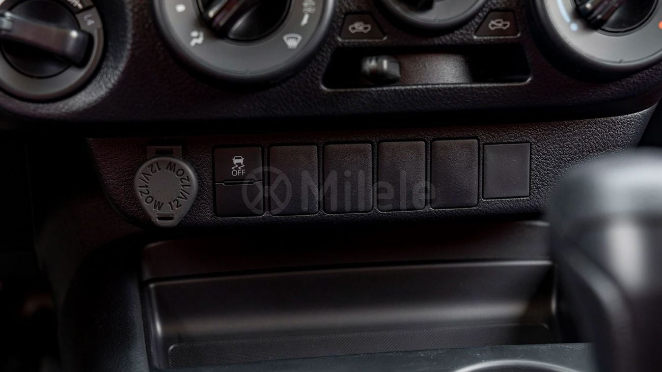تويوتا هيلوكس TOYOTA HILUX DC | 2-YEAR WARRANTY + SERVICE AVAILABLE | IN-HOUSE FINANCING | 0% DOWNPAYMENT (BANK)